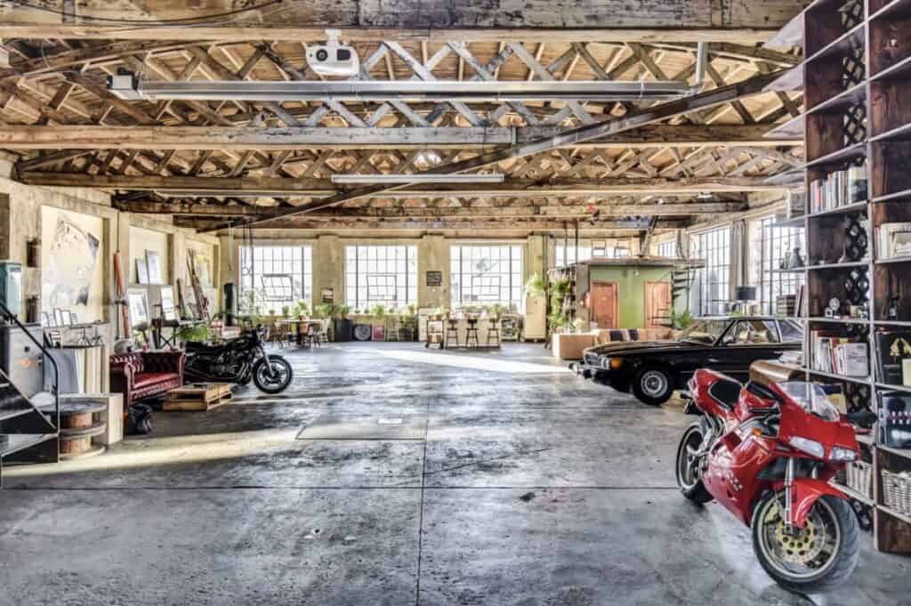 Commercial Warehouse For Rent